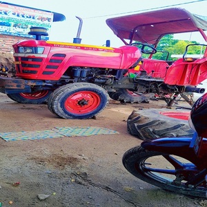 Tracteur Mahindra 4x4 de haute qualité, moteur 60 CV, boîte de vitesses, transmission par engrenages, usage agricole, qualité supérieure, livraison rapide disponible - Product Image 2