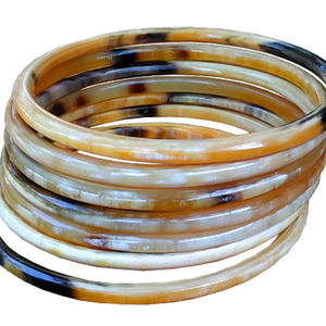 Bracelets en corne de buffle naturelle, fabrication artisanale de bijoux en corne de buffle - Product Image 1