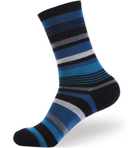 Chaussettes d'hiver pour hommes en polaire ultra douce - Écologiques et à séchage rapide, chaleur maximale, légères et anti-surchauffe pour un usage quotidien - Product Image 4