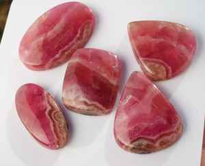 Cabochon de calcite rose naturel de haute qualité, taillé pour la création de bijoux élégants, énergie douce, beauté intemporelle, style classique - Product Image 3