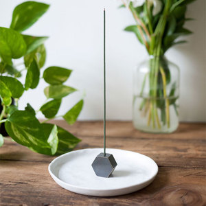 Brûleur porte-bâton d'encens noir à 3 trous en fonte - Product Image 6