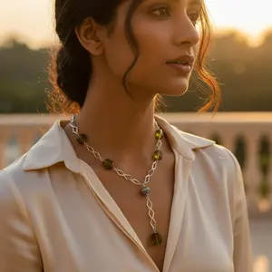 สร้อยคอทรงเรขาคณิตประดับลูกปัดเงิน พร้อมพลอยสีเขียวและไข่มุกน้ำจืด สไตล์ทันสมัยแบบศาสนา เหมาะสำหรับงานแต่งงาน งานเลี้ยง หรือเป็นของขวัญ - Product Image 2