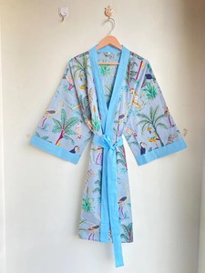 ชุดกิโมโนผ้าฝ้ายสีเบจ สไตล์ลำลอง ใส่ได้ทุกฤดู เหมาะสำหรับงานแต่งงาน งานปาร์ตี้ ใส่ได้ทั้งชายและหญิง ผลิตตามแบบ ODM เอวธรรมชาติ เป็นมิตรกับสิ่งแวดล้อม ระบายอากาศได้ดี - Product Image 4