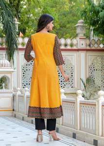 Kurta Anarkali en coton à imprimé géométrique avec dupatta, coupe régulière élégante, confortable, vêtement ethnique indien pour femmes, traditionnel - Product Image 2