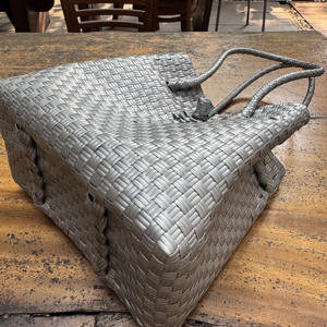 Bolsa tejida hecha a mano Material plástico Premium Accesorio de moda elegante para adultos con patrón Lurik Tejido reciclado de Indonesia - Product Image 5