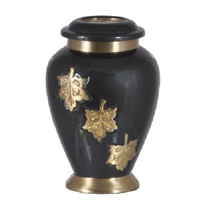 Urnes funéraires pour adultes en laiton de haute qualité avec conception de feuilles gravées couleur or et noir urnes funéraires en métal fini - Product Image 1