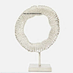 Escultura de aluminio fundido con forma personalizada para decoración de oficina y hogar disponible al mejor precio, fabricante y exportador - Product Image 1