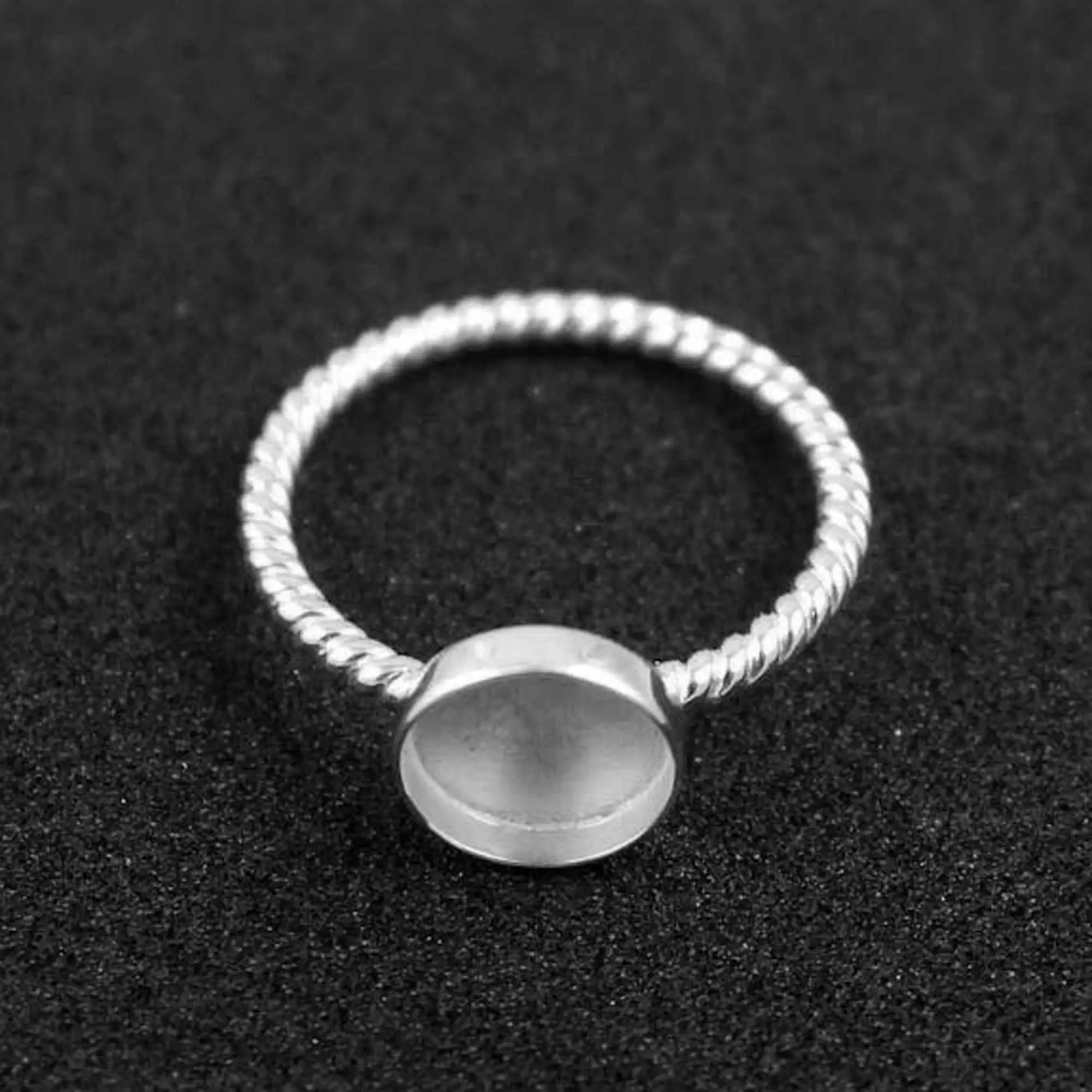 Fabricante de joyería personalizada 925 Plata forma redonda 4mm a 25mm piedra montaje cuerda banda bisel taza anillo DIY Collet ajuste