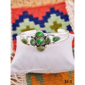 Pulsera de Moda Hecha a Mano en el Suroeste con Turquesa de la Valle de Esmeralda y Plata de Ley - Product Image 2