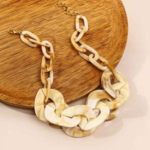 Collar de resina, accesorio de joyería atrevido y llamativo para quienes buscan la moda moderna, alta calidad - Product Image 1
