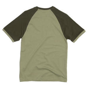 Camiseta raglán de media manga diseñada para hombres con ajuste moderno y material transpirable perfecto para estilos de vida activos y capas - Product Image 4