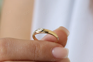 Jeu de lunettes Marquise Lab Grown Diamond Bold Solitaire Ring 14k Soli Gold Dome Bezel Set Bague de fiançailles Pinky Diamond Manufacturer - Product Image 5