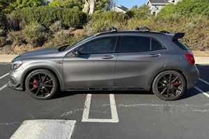 Mercedes-Benz GLA45 AMG 2015 USADO con volante a la izquierda/derecha - Product Image 4