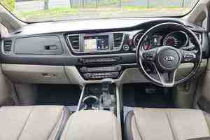 Carnival YP 2024 SUV Usado, Interior Oscuro, Cuero, Motor Turbo, Techo Panorámico, Cámara Trasera 360, Caja de Cambios Manual/Automática - Product Image 3