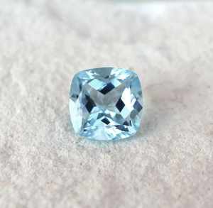 Piedra preciosa suelta de corte facetado en forma de cojín de Topacio azul cielo natural al por mayor para la fabricación de joyas, color aguamarina certificado IGI - Product Image 3