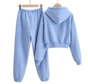 Conjunto Deportivo de 2 Piezas con Logotipo Personalizado, Transpirable, 100% Algodón, Elástico, Ligero, Conjunto de Jogger con Top Corto y Sudadera con Capucha - Product Image 3