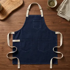 Tablier en jean classique avec ceinture réglable et trois poches, robuste et réutilisable pour le nettoyage - Product Image 1