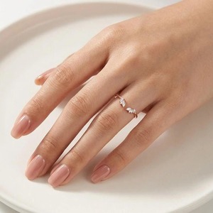 Cautivadora Alianza de Boda Curva Abierta con Diamante Cultivado en Laboratorio de Corte Marquesa de 0.25 Ct E-F VS, Diamante Cultivado en Laboratorio, Oro Sólido de 14K, Regalo Diario - Product Image 5