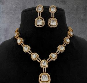 Conjunto de joyería de moda de diseñador para mujer, hermoso collar y pendientes de piedras chapadas en oro de calidad superior para uso de boda - Product Image 2