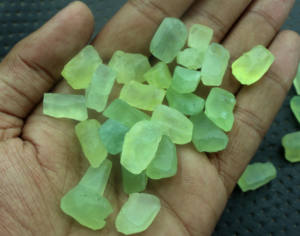 15ชิ้นหินสีเขียวมิ้นท์ธรรมชาติอัญมณีหลวม16-18มม. หินเรืองแสงดิบและไม่ผ่านการบำบัดสำหรับการทำเครื่องประดับ - Product Image 5