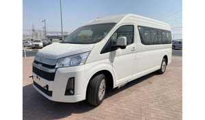 Hiace Van 2024 con Volante a la Izquierda, Caja de Cambios Automática, Motor de 6.1-8L de Aspiración Natural, Emisión Euro IV, Asientos de Cuero, Interior Oscuro - Product Image 2