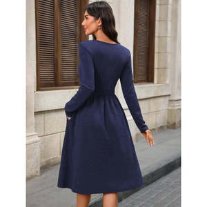 Robe midi en crêpe importé à manches longues et col en V avec poches pour femme, 31552 - Bleu marine - Product Image 4