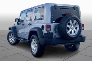 Jeep Wrangler JK Unlimited Sahara V6 SUV 2018 Usado - Listo para Enviar - Product Image 2