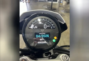 VENTA - Motocicleta Deportiva Triumph Trident 660 EDICIÓN TRIPLE TRIBUTE en Venta - Product Image 6