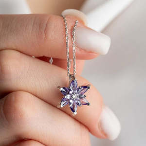 Collar de Plata de Ley Hallmark con Flor de Loto Morada, Circonita, Diamante, Perla, Bañado en Rodio, Cadena de Caja, Oro Rosa, Platino, Moderno - Product Image 2