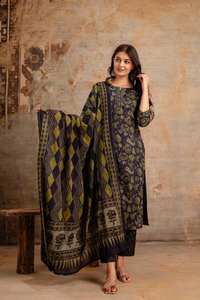 Venta al por mayor colección de trajes de algodón rectos de estilo indio y pakistaní confeccionados, ropa informal y de fiesta - Product Image 2