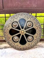 CH Luxury Round Metal Shield Black Gold Geometric Pattern Polished Home Decor Artifacts