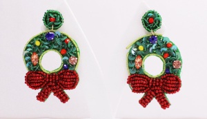 Pendientes Bordados Hechos a Mano con Diseño Clásico de Árbol de Navidad Verde, con Cuentas de Vidrio, Joyería Festiva de la India - Product Image 5