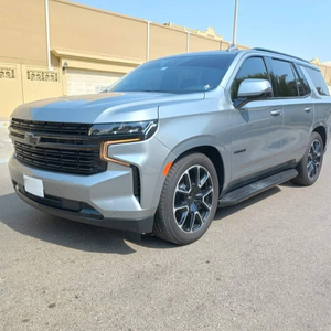 Chevrolet Tahoe RST 2022 d'occasion, moteur V8 turbo 6.2L, traction avant, sièges en cuir - Product Image 1