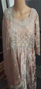 Robe de mariée Anarkali avec broderie de perles de verre cristal Dabka pantalon de travail Dupatta-bel ensemble de mariage pour 2024 - Product Image 4