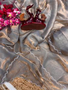 ชุดส่าหรีผ้าไหมแบบพิเศษจากนักออกแบบชาวอินเดียขายดีที่สุด - Product Image 2