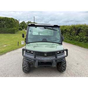 Véhicule utilitaire John Deeree XUV865M 4WD abordable avec benne et pare-chocs avant vert et jaune prêt à l'exportation - Product Image 4