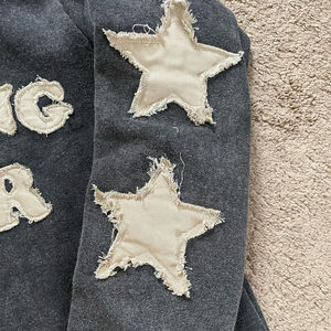 Sweat à capuche unique de style streetwear, séchage rapide, vintage, délavé à l'acide, décontracté, respirant, avec broderie de patchs usés, fermeture éclair, pour hommes - Product Image 4