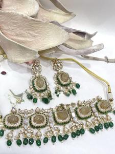 Parure Collier Ras-du-Cou et Boucles d'Oreilles en Laiton Plaqué Or de Haute Qualité avec Zircons, Style Classique pour Fiançailles, Fêtes et Mariages – Collection Radiant Designer - Product Image 3