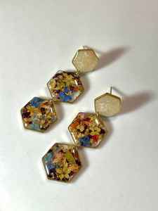 ต่างหูเรซินทำมือคุณภาพสูงที่มีสีดินอินทรีย์ทำให้ดูเป็นแรงบันดาลใจจากธรรมชาติ - Product Image 4