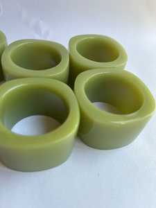 แหวนรองผ้าเช็ดปากปรับได้ทำจากเรซิ่นตกแต่งโต๊ะอาหารสไตล์คลาสสิกเป็นมิตรกับสิ่งแวดล้อม - Product Image 4