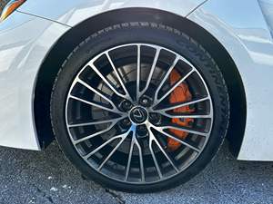 Lexus SC Coupé 2019 >8L V8 Turbo Premium Circuit Red Toit ouvrant panoramique Sièges en cuir clair ACC AWD R21 Non modifié Gauche Automatique - Product Image 5