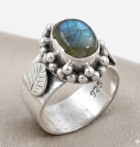 Art Palace <b>Labradorite</b> Gemstone <b>Ring</b> 925 Silver Plated Oval Bezel Setting Bohemian Style Unisex Fashion Jewelry - Product Image 1