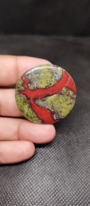 Résine d'encens de sang de dragon naturel, récoltée à la main, pierre précieuse rouge pour le nettoyage spirituel - Product Image 2