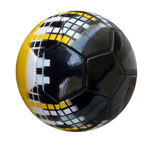 Balón de fútbol con logotipo personalizado de alta calidad Balón de partido de Fútbol ligero Diseño pakistaní Fabricado en Pakistán con térmica - Product Image 2