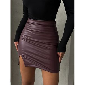 Jupe élégante mi-longue en similicuir bordeaux uni TOPSHOW pour femme, style crayon en polyuréthane pour la vente en gros de vêtements - Product Image 4