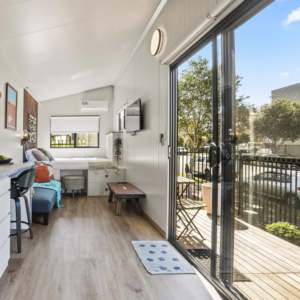 Casa Móvil Pequeña, Estructura Versátil de Panel Sándwich de Madera, Oficina, Apartamento, Taller, Baño, Oficina en Casa, Centro Comercial, Hotel, Almacén - Product Image 5