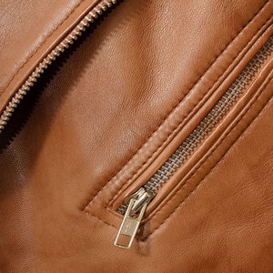 Veste en cuir véritable pour hommes, manteau de moto style motard, vêtements d'extérieur d'hiver élégants avec poches zippées et col montant - Product Image 4