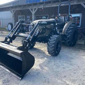 Tracteur à transmission automatique à engrenages 4x4 de 50 CV, édition limitée LS Mossy Oak MT357 Gamekeeper, avec chargeur frontal - Product Image 4