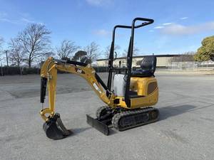 Miniexcavadora Cat 300.9D Usada en Buenas Condiciones, Flexible, con Sistema Hidráulico Estable, para Limpieza de Terrenos y Obras de Renovación Urbana - Product Image 2