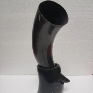 Taza de cuerno vikingo religioso ecológica Natural de primera calidad hecha a mano cuerno de búfalo para cerveza/hidromiel OEM hecho a mano de La India - Product Image 1